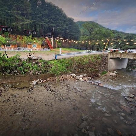 Hongcheon Gongjaksan Recreational Forest Pension Bagian luar foto