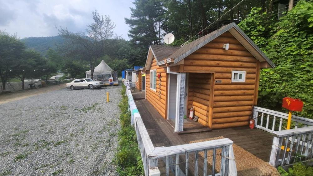 Hongcheon Gongjaksan Recreational Forest Pension Ruang foto