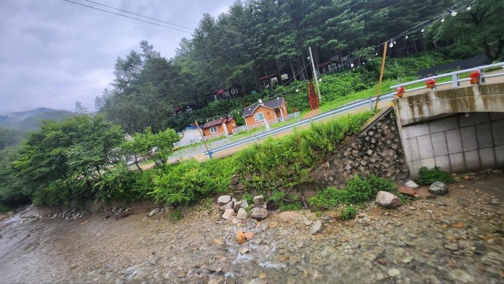 Hongcheon Gongjaksan Recreational Forest Pension Bagian luar foto