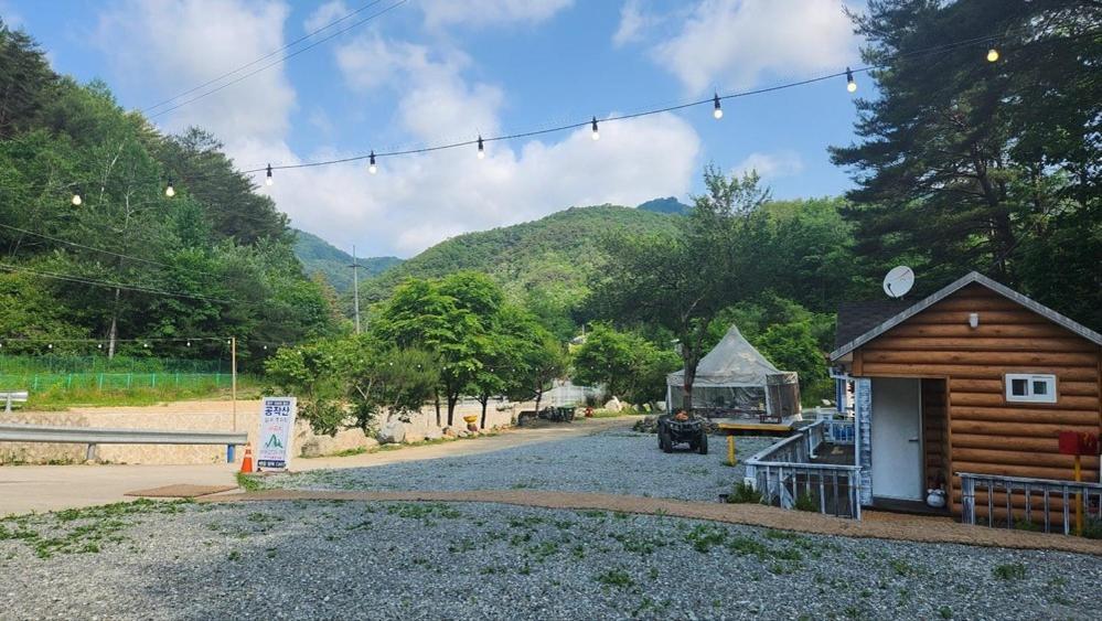 Hongcheon Gongjaksan Recreational Forest Pension Bagian luar foto