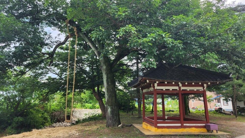 Hongcheon Gongjaksan Recreational Forest Pension Bagian luar foto